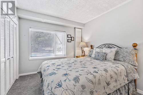 4 Brookdale Drive, Barrie, ON - Indoor Photo Showing Bedroom