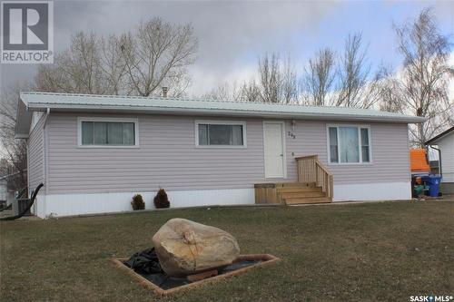 209 3Rd Avenue E, Lampman, SK - Outdoor