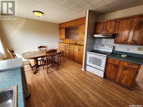 209 3Rd Avenue E, Lampman, SK - Indoor Photo Showing Kitchen