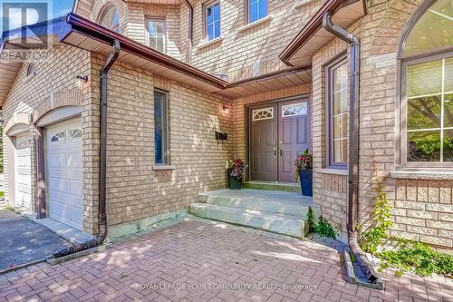 3 Creekview Avenue, Richmond Hill, ON - Outdoor