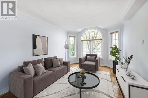 3 Creekview Avenue, Richmond Hill, ON - Indoor Photo Showing Living Room