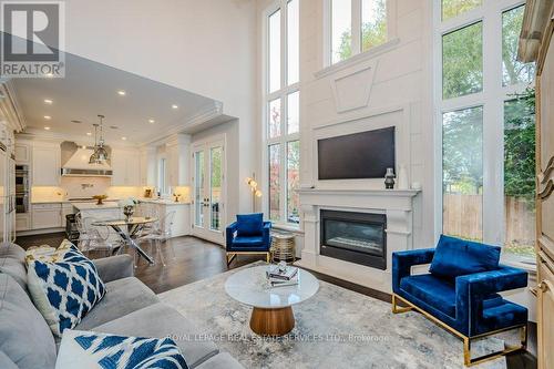 1325 Sheldon Avenue, Oakville, ON - Indoor Photo Showing Living Room With Fireplace