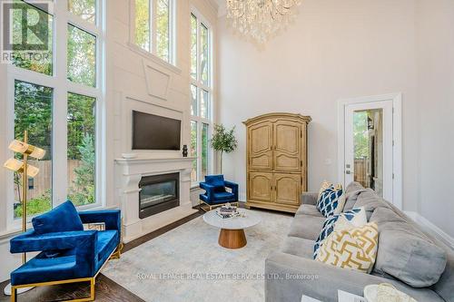 1325 Sheldon Avenue, Oakville, ON - Indoor Photo Showing Living Room With Fireplace