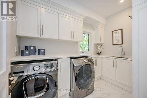 1325 Sheldon Avenue, Oakville, ON - Indoor Photo Showing Laundry Room