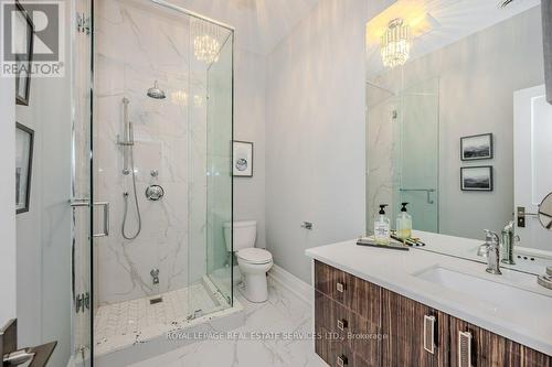 1325 Sheldon Avenue, Oakville, ON - Indoor Photo Showing Bathroom