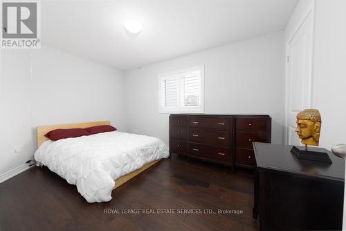 17 Narbonne Crescent, Hamilton, ON - Indoor Photo Showing Bedroom