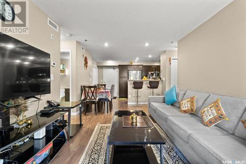 4110 108 Willis Crescent, Saskatoon, SK - Indoor Photo Showing Living Room