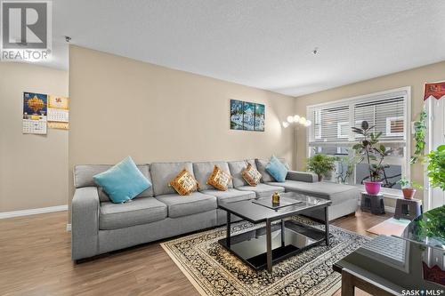 4110 108 Willis Crescent, Saskatoon, SK - Indoor Photo Showing Living Room