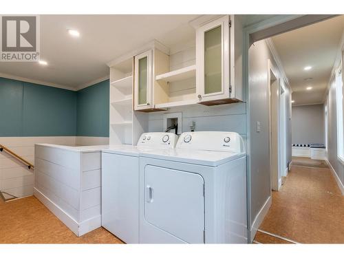 696 St Paul Street, Kamloops, BC - Indoor Photo Showing Laundry Room