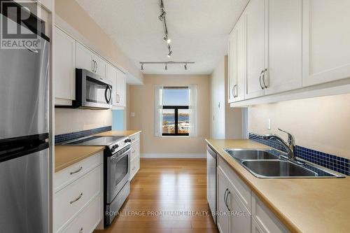 1304 - 185 Ontario Street, Kingston (Central City East), ON - Indoor Photo Showing Kitchen With Double Sink