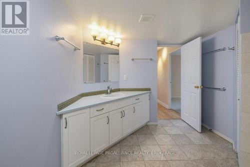 1304 - 185 Ontario Street, Kingston (Central City East), ON - Indoor Photo Showing Bathroom