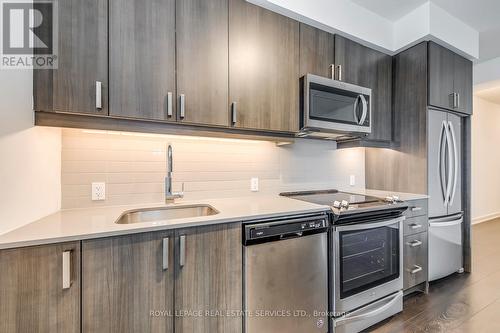 3306 - 8 Nahani Way, Mississauga, ON - Indoor Photo Showing Kitchen With Upgraded Kitchen