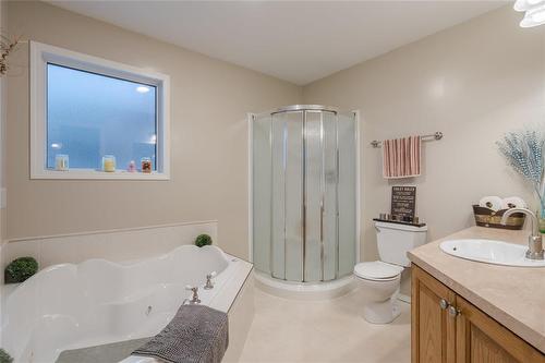 61 Carleton Drive, Steinbach, MB - Indoor Photo Showing Bathroom