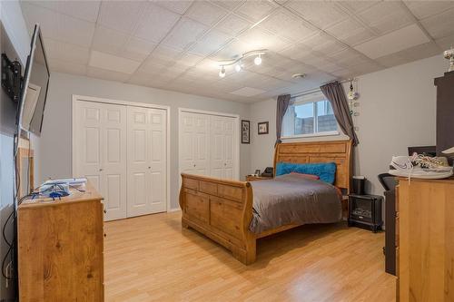 61 Carleton Drive, Steinbach, MB - Indoor Photo Showing Bedroom