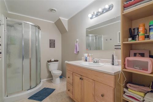 61 Carleton Drive, Steinbach, MB - Indoor Photo Showing Bathroom