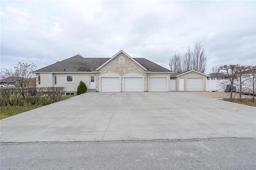 61 Carleton Drive, Steinbach, MB - Outdoor