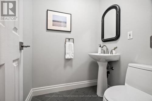 90 Sutherland Drive, Toronto, ON - Indoor Photo Showing Bathroom