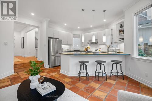 90 Sutherland Drive, Toronto, ON - Indoor Photo Showing Kitchen With Upgraded Kitchen