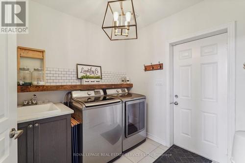 21 Mckay Avenue, New Tecumseth, ON - Indoor Photo Showing Laundry Room