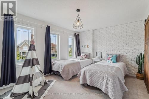 21 Mckay Avenue, New Tecumseth, ON - Indoor Photo Showing Bedroom