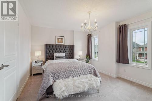 21 Mckay Avenue, New Tecumseth, ON - Indoor Photo Showing Bedroom