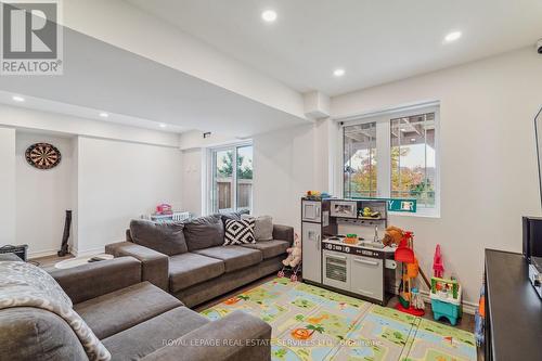 21 Mckay Avenue, New Tecumseth, ON - Indoor Photo Showing Other Room