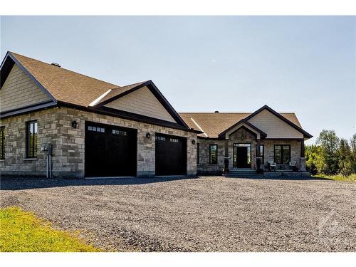 1515 Diamondview Road, Carp, ON 