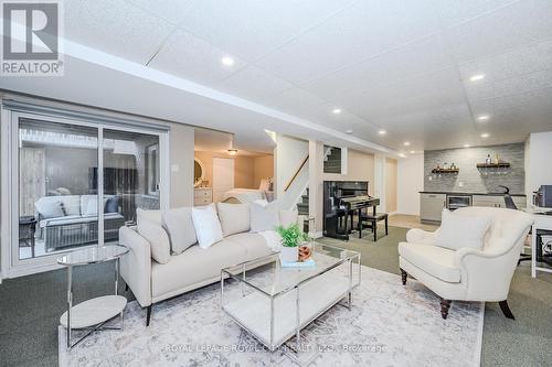 21 - 254 Summerfield Drive, Guelph, ON - Indoor Photo Showing Living Room