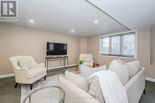 21 - 254 Summerfield Drive, Guelph, ON - Indoor Photo Showing Living Room