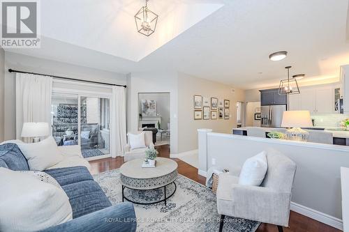 21 - 254 Summerfield Drive, Guelph, ON - Indoor Photo Showing Living Room