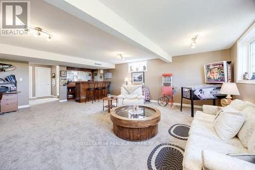 134 Southcrest Drive, Kawartha Lakes, ON - Indoor Photo Showing Living Room