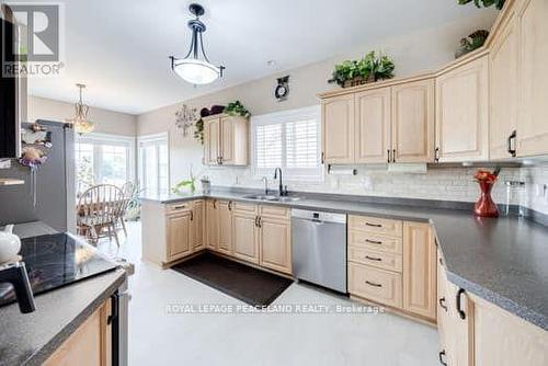 134 Southcrest Drive, Kawartha Lakes, ON - Indoor Photo Showing Kitchen