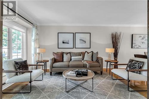 565 Dean Drive, Cornwall, ON - Indoor Photo Showing Living Room