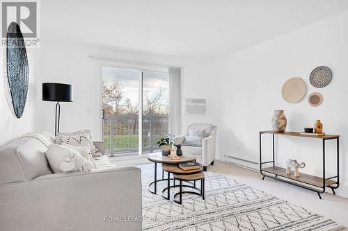 213 - 175 Haig Road E, Belleville, ON - Indoor Photo Showing Living Room