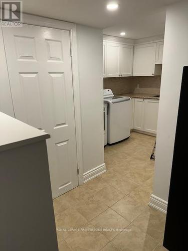 148 Ellwood Drive, Caledon, ON - Indoor Photo Showing Laundry Room