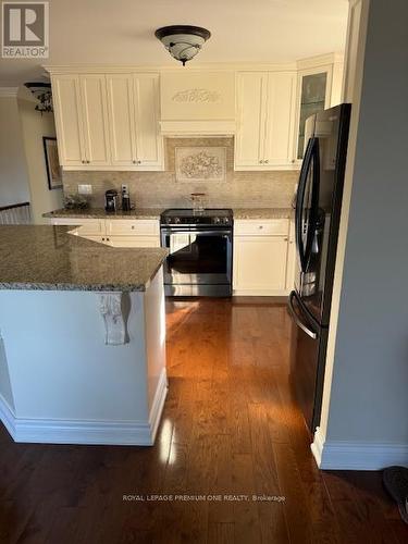 148 Ellwood Drive, Caledon, ON - Indoor Photo Showing Kitchen