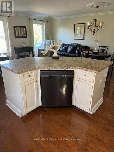 148 Ellwood Drive, Caledon, ON - Indoor Photo Showing Kitchen