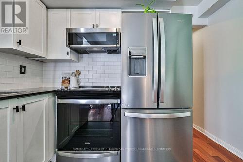 1233B - 22 Laidlaw Street, Toronto, ON - Indoor Photo Showing Kitchen