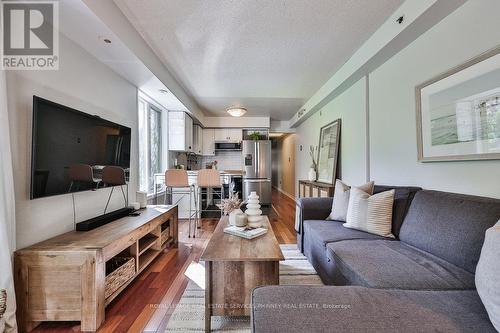 1233B - 22 Laidlaw Street, Toronto, ON - Indoor Photo Showing Living Room