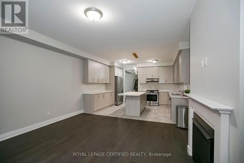 34 Dalbeattie Drive, Brampton, ON - Indoor Photo Showing Kitchen