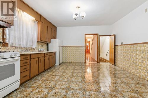 59 Brookfield Street, Toronto, ON - Indoor Photo Showing Kitchen