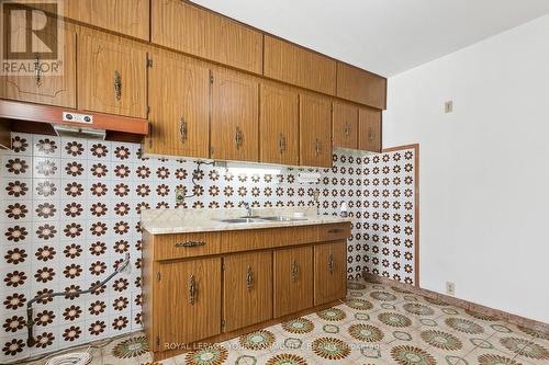 59 Brookfield Street, Toronto, ON - Indoor Photo Showing Kitchen