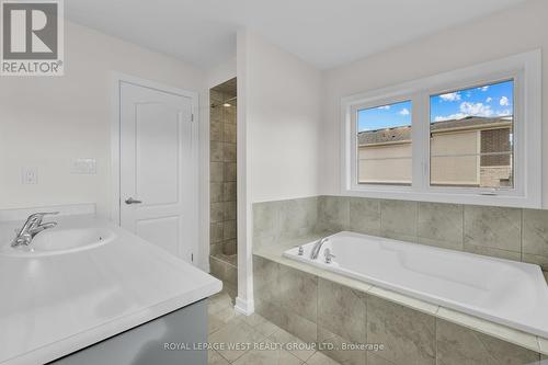 124 Lilac Circle, Haldimand, ON - Indoor Photo Showing Bathroom