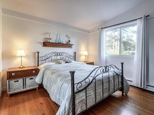 Chambre Ã  coucher principale - 533 Rue Maple, Otterburn Park, QC - Indoor Photo Showing Bedroom