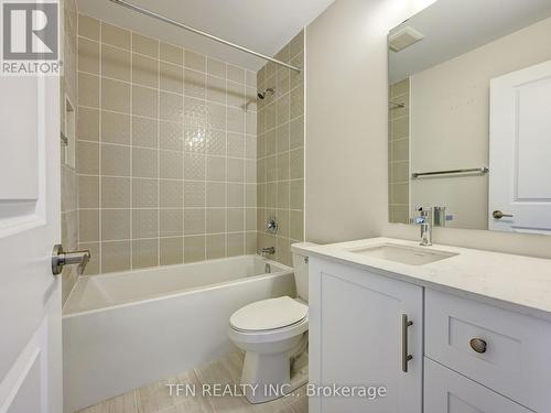 9 - 10 Birmingham Drive, Cambridge, ON - Indoor Photo Showing Bathroom