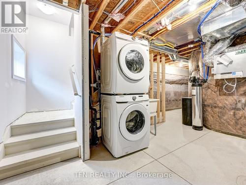 9 - 10 Birmingham Drive, Cambridge, ON - Indoor Photo Showing Laundry Room