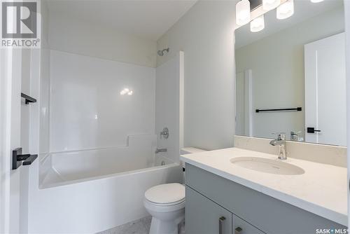 332 Leskiw Bend, Saskatoon, SK - Indoor Photo Showing Bathroom