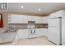 3425 East Boundary Road Unit# 15, West Kelowna, BC  - Indoor Photo Showing Kitchen With Double Sink 