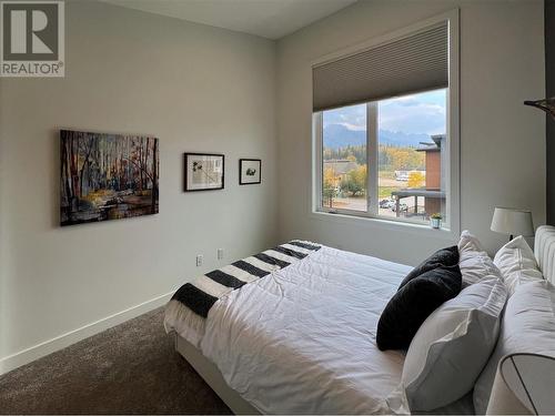 700 Riverside Way Unit# 201, Fernie, BC - Indoor Photo Showing Bedroom