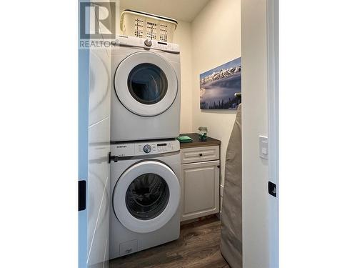 700 Riverside Way Unit# 201, Fernie, BC - Indoor Photo Showing Laundry Room